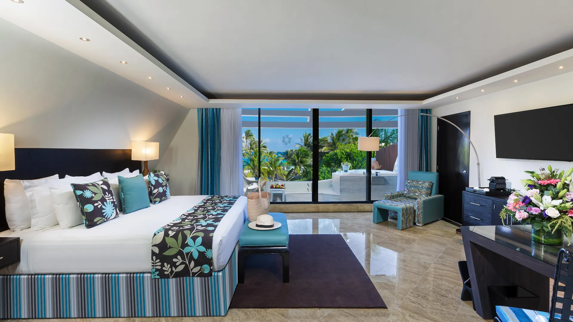 The Pyramid Cancun By Oasis Mexico