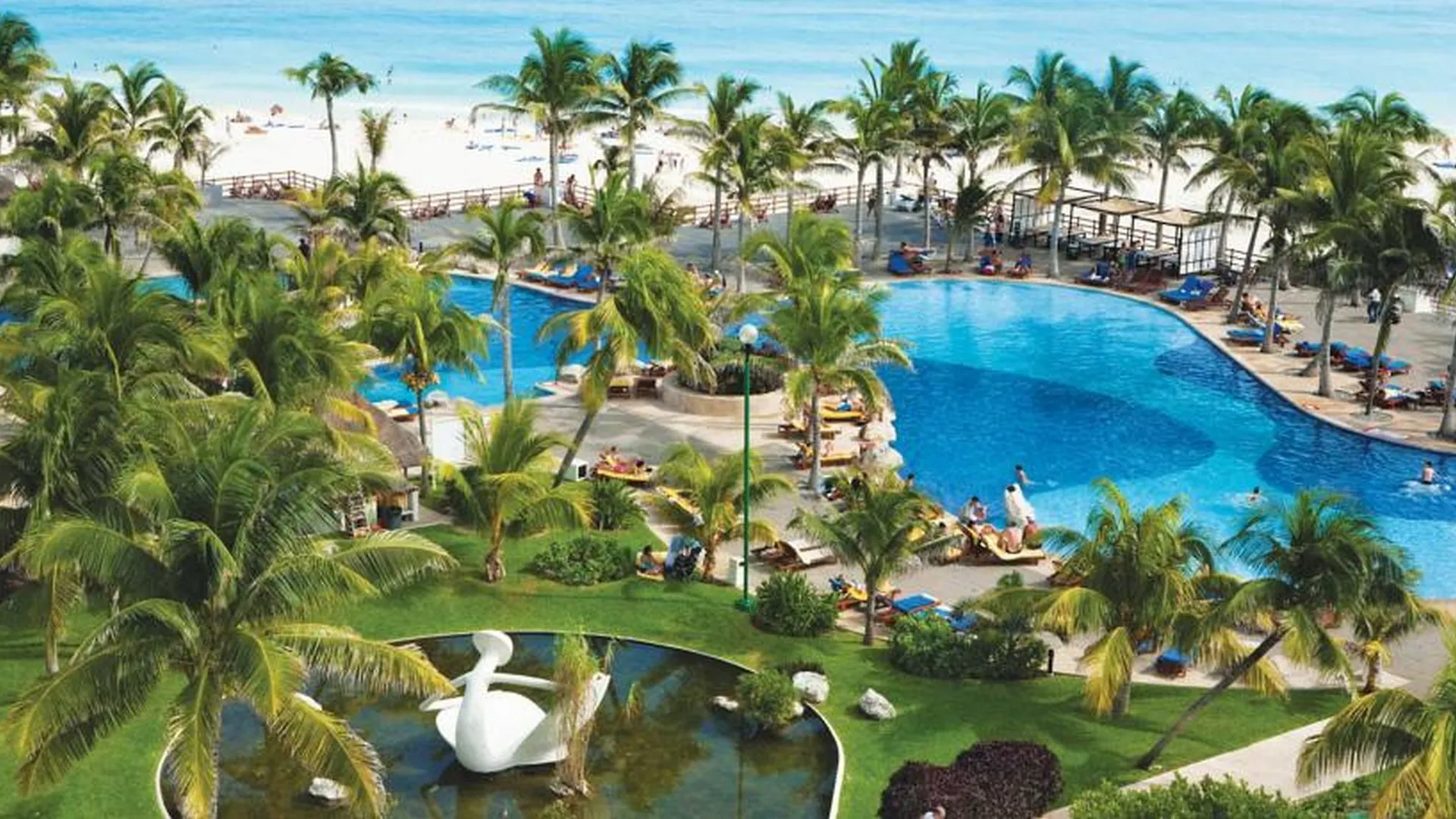 The Pyramid Cancun By Oasis Resort
