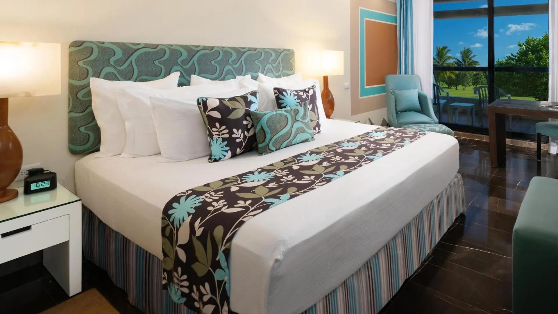 The Pyramid Cancun By Oasis Resort