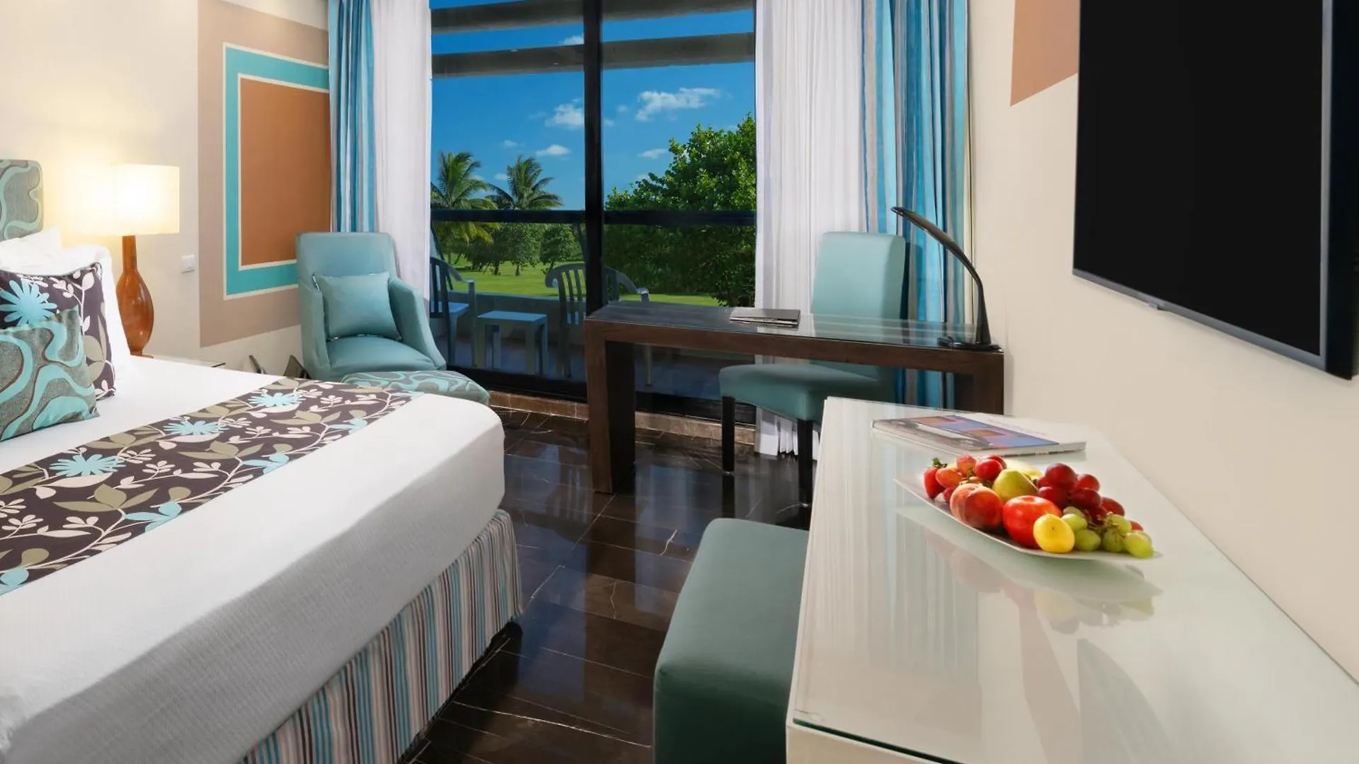 The Pyramid Cancun By Oasis Resort