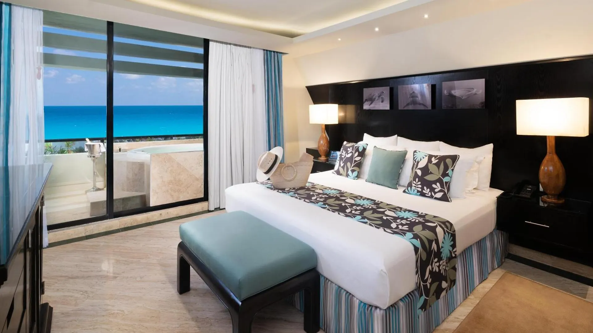 The Pyramid Cancun By Oasis Resort