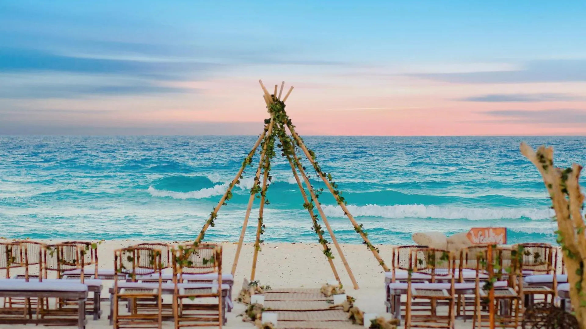 Resort The Pyramid Cancun By Oasis