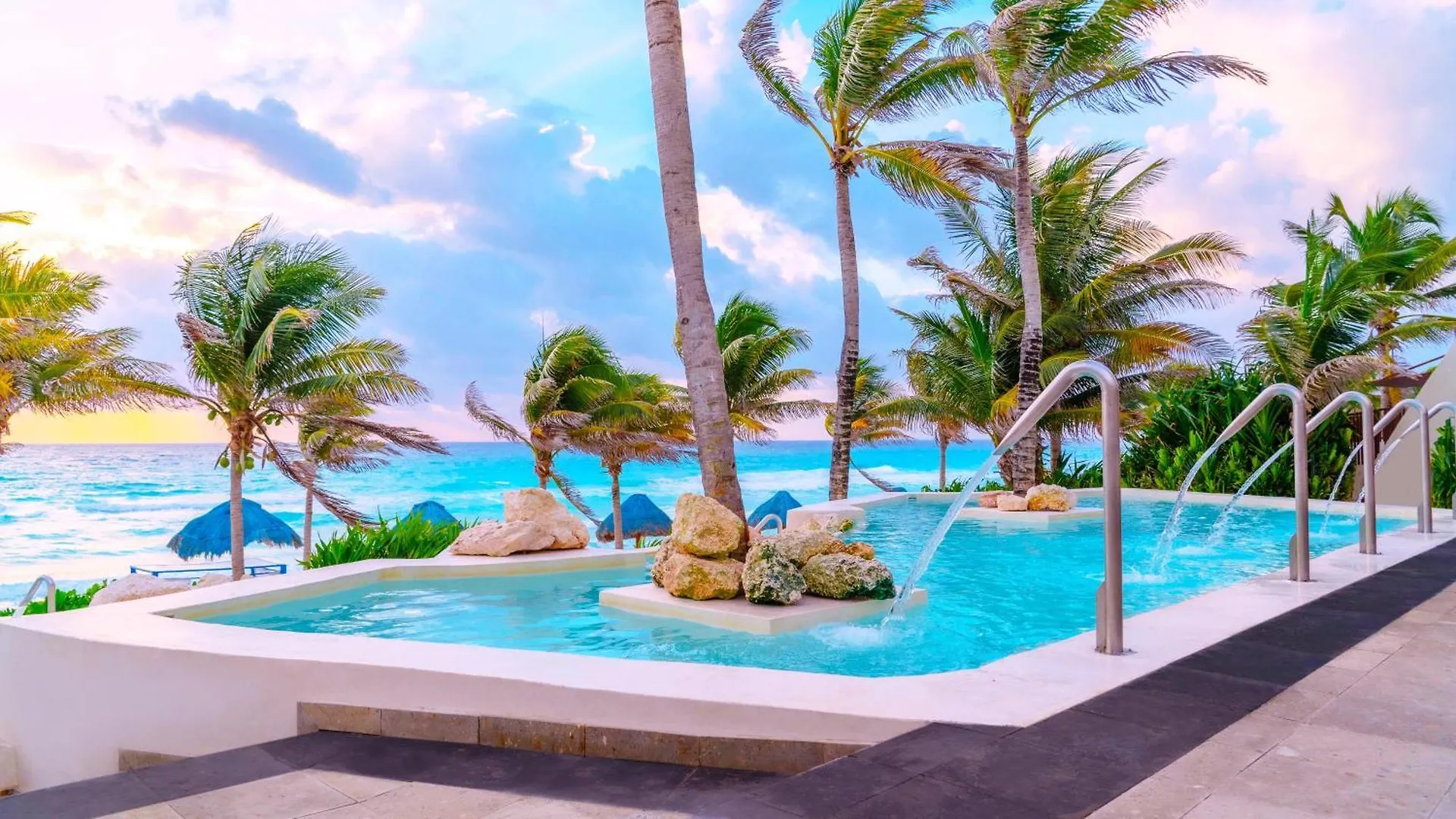 The Pyramid Cancun By Oasis Resort